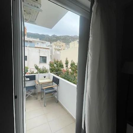 Studio In The Center, 2 Mins From The Beach Loutráki Exterior foto