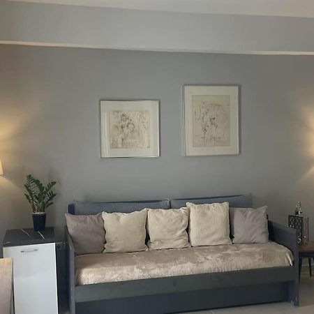 Studio In The Center, 2 Mins From The Beach Loutráki Exterior foto